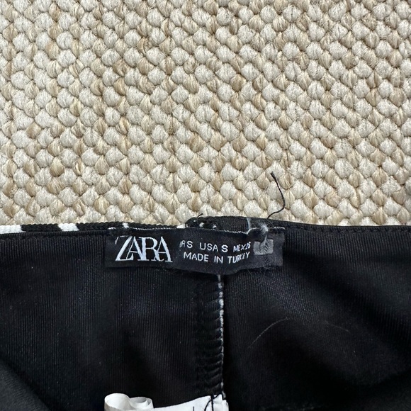 Cropped Ribbed Zebra Print Top - Picture 4 of 5